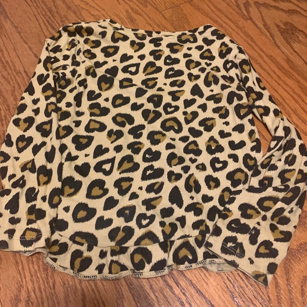 Crewcuts size 4-5 long sleeve heart leopard print tee